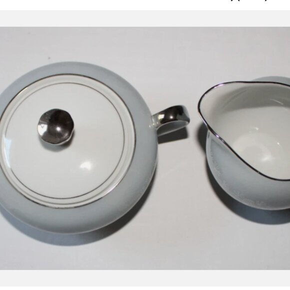 Vintage Sugar Bowl & Creamer Porcelain Serving Set Empress China Belle Fonte - Picture 3 of 7